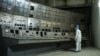 Една от старите зали на Чернобилската атомна централа