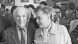 Министр культуры СССР Екатерина Фурцева с французским художником Марком Шагалом на выставке его картин в Третьяковской галерее, 1973 год