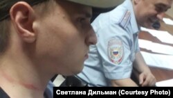 Евгений Дильман на второй день после задержания на митинге в поддержку Фургала (архивное фото)