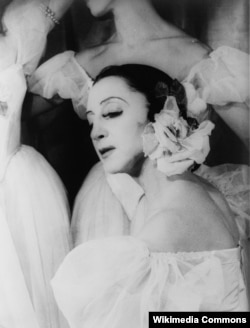 Александра Данилова в балете Pas de Quatre на музыку Цезаря Пуни. Хореография Жюля Перро. 1948 год