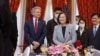 台灣總統蔡英文在與美國國會眾議院外交事務委員會主席麥考爾在台北舉行的午餐會。(2023年4月10日)