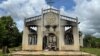 Burma'da yakılmış bir kilise