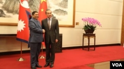 尼泊尔外长施雷斯塔和中国外长王毅在北京举行会谈。（尼泊尔外交部提供）