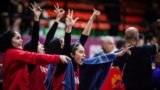 شادی اعضای تیم ملی بسکتبال زنان ایران پس از راه‌یابی به مسابقات فینال دسته دوم کاپ آسیا