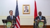 O Secretário de Estado dos EUA, Antony Blinken, em conferência de imprensa com o Ministro das Relações Exteriores de Angola, Tete António, no Ministério das Relações Exteriores em Luanda, Angola, a 25 de janeiro de 2024.