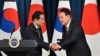 资料照：日本首相岸田文雄和韩国总统尹锡悦在首尔会晤后举行联合记者会。（2023年5月7日）