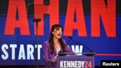 Nicole Shanahan habla mientras se convierte en candidata a la vicepresidencia del candidato presidencial independiente Robert F. Kennedy, Jr., en Oakland, California, EEUU, el 26 de marzo de 2024. REUTERS/Laure Andrillon