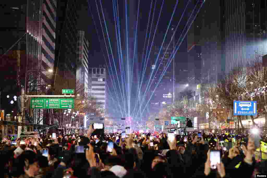 جشن&zwnj; و سرور آغاز سال ۲۰۲۴ در سئول، کره جنوبی