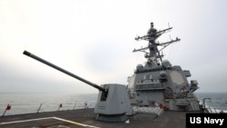 美国海军阿利·伯克级导弹驱逐舰约翰·菲恩(USS John Finn)当地时间2024年3月5日航经台湾海峡。（取自美国第七舰队X帐号)