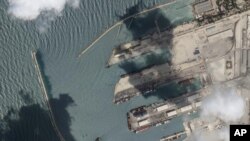 Tartus limanındaki Razoni gemisinin uydudan görüntüsü