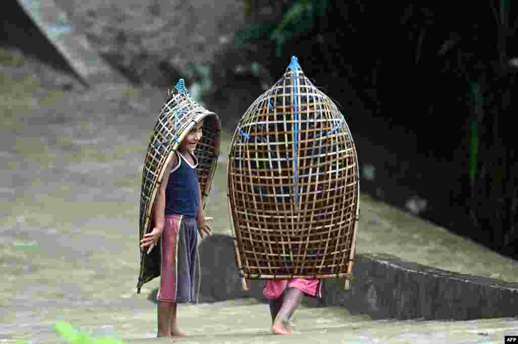 Bangladeshda yomg&#39;irdan himoyalangan qochqin rohinja musulmonlari