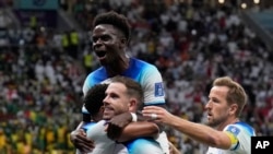 Với chiến thắng đậm 3-0 trước sư tử Phi châu Senegal, các cầu thủ Anh, cũng còn được gọi là tam sư, liệu có hy vọng vượt qua Pháp vào cuối tuần này?