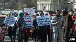 طالبان در دو و نیم سال گذشته محدودیت‌های فراوانی را بر حقوق مدنی و اجتماعی زنان افغان وضع کرده اند