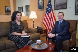 U.S. Consular Chief Robert Romanowsk talks with VOA's Navbahor Imamova, Tashkent, Uzbekistan, March 25, 2022