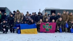 Украинские военнослужащие вернулись из российского плена. 4 февраля 2023 года. Фото предоставлено Reuters пресс-службой Генерального штаба Вооруженных сил Украины