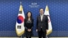 정 박(왼쪽) 미 국무부 대북고위관리와 이준일 한국 외교부 북핵외교기획단장 (자료사진=한국 외교부)