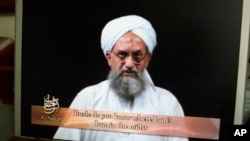 Osama bin Laden 2011-yilda Pokistonda o'ldirilganidan beri al-Qoida terror guruhiga Ayman al-Zavohiriy boshliq edi 