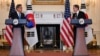 토니 블링컨 미국 국무장관(오른쪽)과 박진 한국 외교장관이 13일 워싱턴 국무부 청사에서 회담에 이어 공동기자회견을 했다.