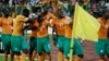 Wachezaji wa Cameroon wakishangilia goli lao dhidi ya Senegal Jan 28