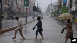 اکثر بخش‌های پاکستان از روز جمعه به اینسو شاهد باران‌های شدید بوده است