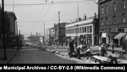 Сиэтл 1940-х – именно в это время туда прибыл Чарльз. На фото изображена улица Джексон, которая из-за обилия баров считается синонимом джазовой сцены Сиэтла