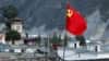 中国云南省迪庆藏族自治州茨中村茨中堂附近竖起了中共党旗。