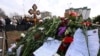 Бюллетени для голосования на могиле Алексея Навального. Москва, Борисовское кладбище. 17 марта 2027 г. 