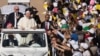 El Papa Francisco ofrece una misa histórica para 180.000 católicos en los Emiratos Árabes Unidos (Foto: AETOSWire)