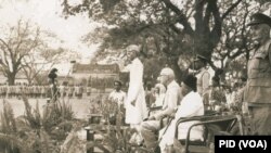 قائداعظم 21 مارچ 1948 کو ڈھاکہ میں ایک عوالی جلسے سے خطاب کر رہے ہیں۔ فائل فوٹو