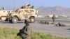 Vojnici SAD na položaju na pisti međunarodnog aerodroma u Kabulu, 16. avgusta 2021. (Foto: AP)