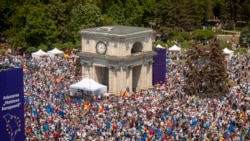 Митинг в центре столицы Молдовы, созванный президентом Майей Санду с целью продемонстрировать поддержку страны вступлению в Европейский Союз. Архивное фото. Кишинев, 21 мая 2023 года.