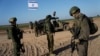 İsrail ordusu Gazze'nin güneyindeki güçlerinin önemli bölümünü geri çektiğini belirtiyor.