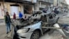Aвтомобиль, в котором, как сообщается, находились три сына лидера ХАМАС Исмаила Хании, которые были убиты в результате израильского авиаудара по лагерю аш-Шати к западу от города Газа 10 апреля 2024 года