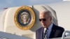 ប្រធានាធិបតី​អាមេរិក​លោក Joe Biden ទើបមកដល់​មូលដ្ឋានទ័ពអាកាសជាតិ Delaware នៅទីក្រុង New Castle រដ្ឋ Delaware កាលពីថ្ងៃទី១២ ខែមេសា ឆ្នាំ២០២៤។ (រូបថត AP)