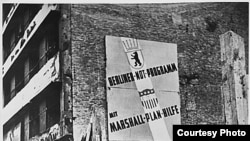 На восстановительных работах в Западной Германии. Июнь 1948.