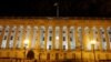 资料照片：美国财政部大楼夜景。