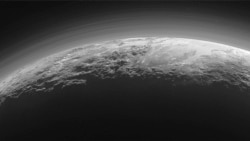 Этот снимок Плутона был сделан в 2015 году. До этого многое об этой карликовой планете оставалось неизвестным