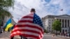 ABD Kongre binası önünde Ukrayna ve ABD bayraklarıyla göstericiler