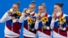 Российские гимнастки получили золото в многоборье после ухода Байлз