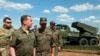 러시아 '2인자' 우크라이나 돈바스 시찰..."인프라 재건 신속 진행, 국가이익 모든 수단 동원"