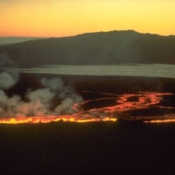 Mauna Loa erupts in 1975