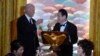 美國總統拜登和第一夫人吉爾拜登4月10日在白宮設國宴款待日本首相岸田文雄和夫人岸田裕子。