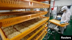 Kể từ ngày 17/2/2022, EU áp dụng yêu cầu về chứng thư đối với từng lô sản phẩm mì ăn liền nhập khẩu vào khu vực này, sau khi hàng loạt quốc gia thành viên cảnh báo hoặc thu hồi một số sản phẩm mì ăn liền của Việt Nam.
