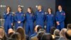De izquierda a derecha, Sophie Adenot (Francia), Raphael Liegeois (Bélgica), Rosemary Cooga (Reino Unido), Pablo Álvarez (España), Katherine Bennell-Pegg (Australia) Marco Sieber (Suiza), en la ceremonia de graduación de astronautas de la Generación-2022, el 22 de abril de 2024.