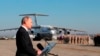Президент России Владимир Путин на авиабазе Хмеймим, Сирия. Архивное фото, 12 декабря 2017. 