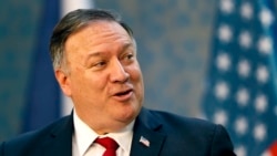 AQSh Davlat kotibi Mayk Pompeo Chexiyada so'zlamoqda. 12-avgust, 2020.