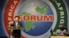 中國國家主席習近平2015年12月4日在南非約翰尼斯堡桑頓會議中心舉行的中非合作論壇約翰尼斯堡高峰會開幕式上發表演說。在那次高峰會上，中國提出要讓非洲國家一萬個偏遠村莊連接到衛星數位電視訊號。(美聯社照片）