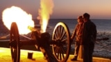 Re-enactors in 2011 fire mortars towards Fort Sumter, to mark the first shots of the Civil War fired 150 years ago in Charleston. 