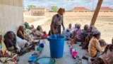 Foto de arquivo: Deslocados de Quitunda, Palma, Cabo Delgado, assistidos por VAMOZ, Moçambique