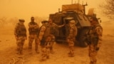 Des soldats de la force française Barkhane à Inat, Mali, 26 mai 2016.